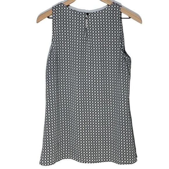 Worthington Sleeveless Ruffle Top Black White Size Medium - Picture 2 of 7